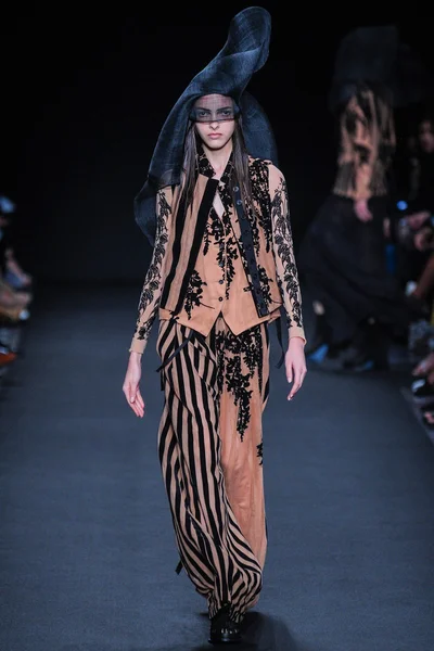 Look 22